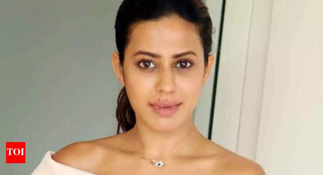 ranya-rao-gold-smuggling-case:-kannada-actress-fined-rs-102.55-crore,-total-penalty-crosses-rs-270-crore