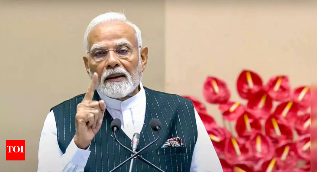 ‘entitled-ones’:-pm-modi’s-jab-at-tejashwi,-rahul;-‘kaamdaar-vs-naamdaar’-returns-before-bihar-polls