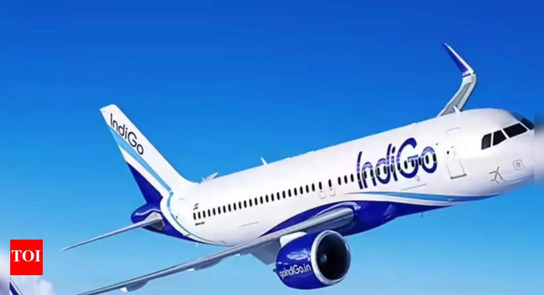 delhi-kolkata-indigo-chaos:-flyer,-crew-spar-over-har-har-mahadev-slogan;-flight-held-up-3-hrs