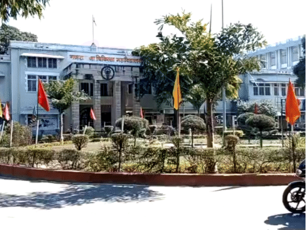 grmc-college-seniors-clash-for-juniors’-support:police-intervene-after-confrontation-in-gwalior;-34-students-face-suspension-following-violent-incident