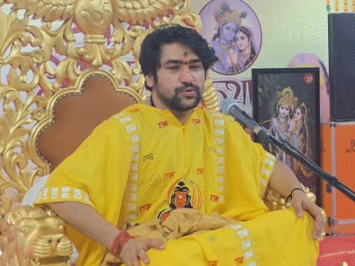 vip-vvip-meetings-now-closed-at-bageshwar-dham:dhirendra-shastri-says-guru-sanyasi-baba-scolded;-from-now-on,-true-devotees-will-get-priority