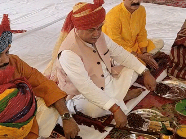 weapon-worship-in-gwalior-police-line-and-police-stations:ig,-dig,-sp-fired-celebratory-shots-at-drp-line;-assembly-speaker-narendra-singh-tomar,-mp-participated