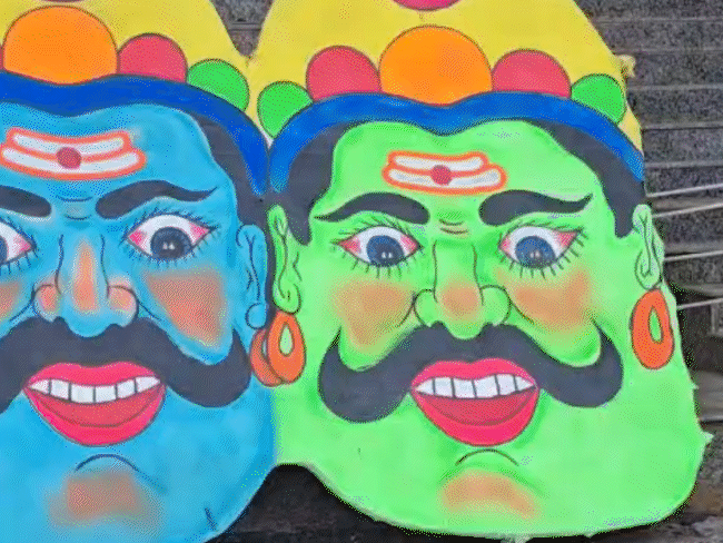 vijayadashami-celebrations-in-mp,-indore-builds-lanka:30-foot-effigy-burned-in-narmadapuram;-ujjain-marks-ravana’s-defeat-using-brahmos-missile