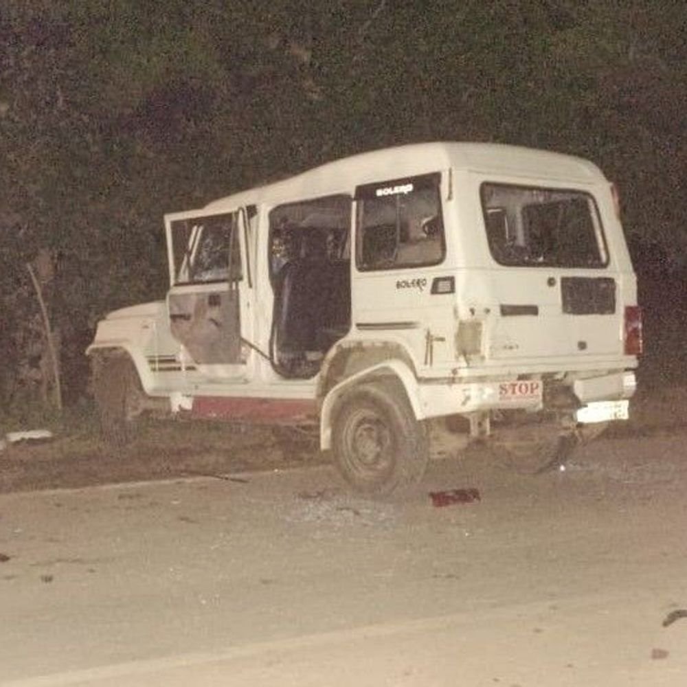 3-killed-in-shajapur-triple-bike-collision:bolero-rams-immersion-procession-in-panna-after-hitting-motorcycle;-leaves 15-people-injured-during-durga-idol-event