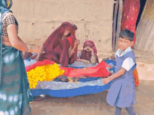 final-rites-of-11-victims-in-khandwa-concludes-collectively:entire-village-mourns-in-grief,-political-leaders,-including-cm-slated-to-pay-visit