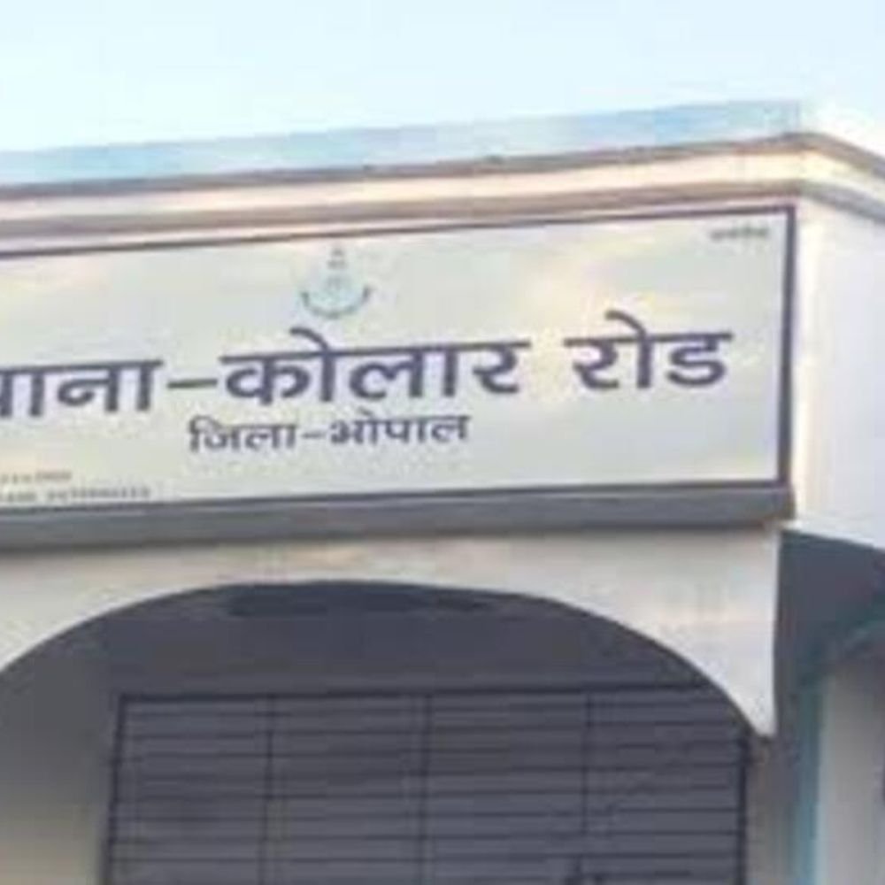 girl-dies-in-kolar-while-playing-near-festive-tableau:mystery-shrouds-death;-gunshot-like-wound-found-near-shoulder,-police-probe-on