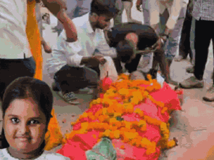 10-year-old-who-died-in-kolar-had-sustained-bullet-injuries:x-ray-report-confirms-she-was-shot-at-by-unidentified-assailants;-cops-recreate-incident