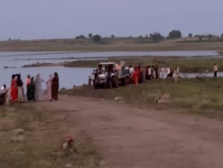 system-failure-behind-11-deaths?:residents-of-40-villages-perform-immersion-every-year,-yet-police-patwaris-were-absent;-tractor-driver-did-not-even-have-license