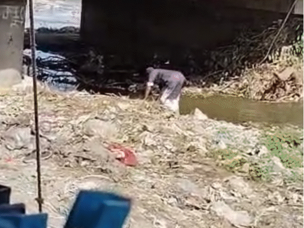 man-beaten-for-sprinkling-drain-water-on-fruits-in-barwani:locals-hand-him-to-police-after-repeated-warnings-ignored;-probe-underway
