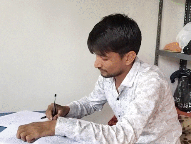 constable-turns-laborer,-teacher-struggles-with-survival-in-mp:18,000-madhya-pradesh-candidates-await-clarity;-obc-reservation-legal-battle-keeps-appointments-on-hold