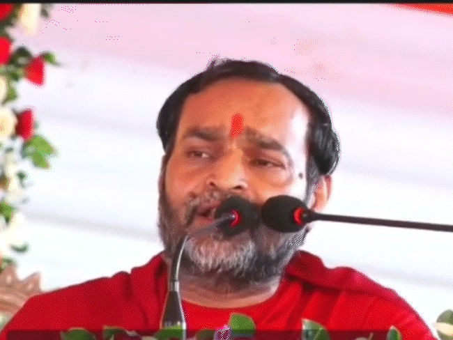 cm-misses-event,-uttam-swami-maharaj-expresses-displeasure:says,-‘those-who-don’t-have-2-hours-are-not-needed’;-cm-apologises
