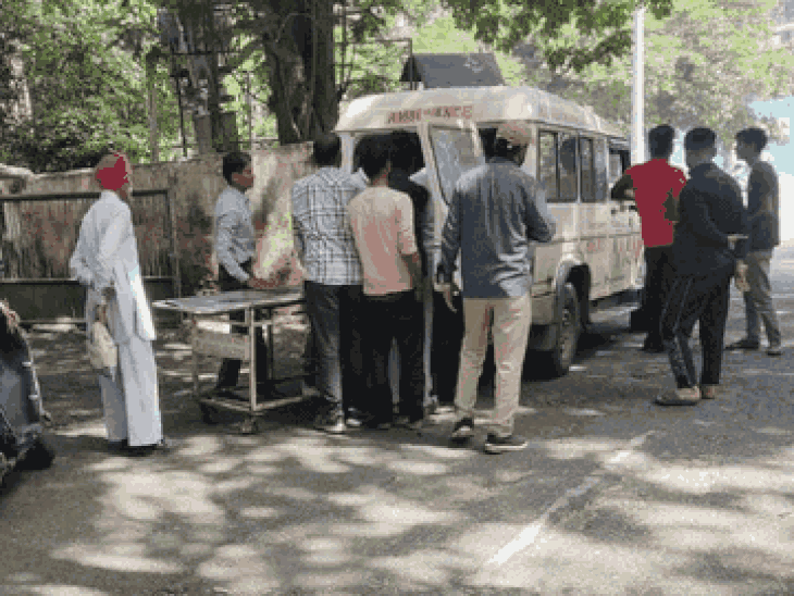 man-ends-life-after-son-objects-to-his-liquor-consumption:incident-unfolds-at-house-in-kolar;-police-send-body-for-post-mortem,-begin-probe