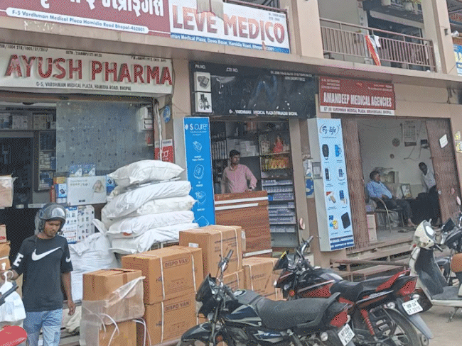 mp’s-₹10,000-crore-pharma-market-under-lens:only-79-drug-inspectors-monitor-60,000-stores;-3-active-for-drug-samples-testing-labs-statewide,-with-only-bhopal’s-fully-functional