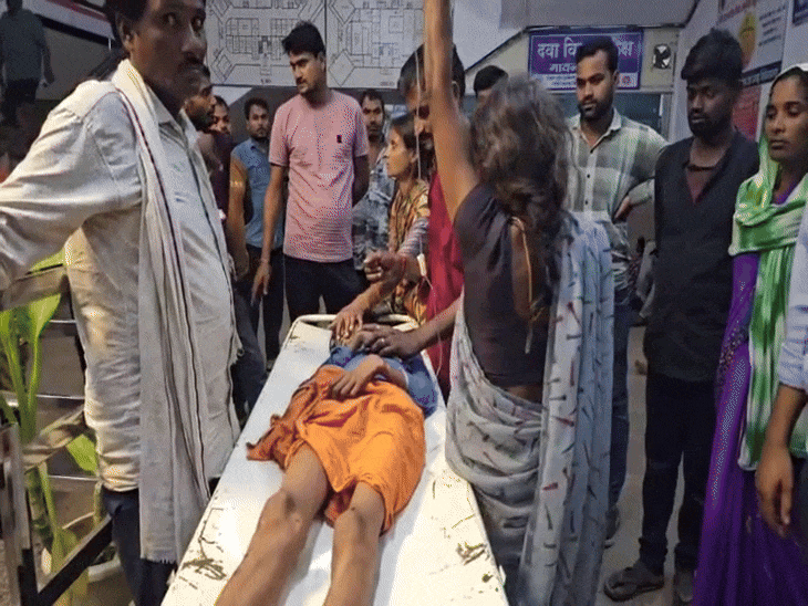 child-dies-in-rewa’s-sanjay-gandhi-hospital-after-treatment-delay:family-wanders-with-him-on-stretcher,-grandmother-holds-drip;-sgmh-admits-negligence