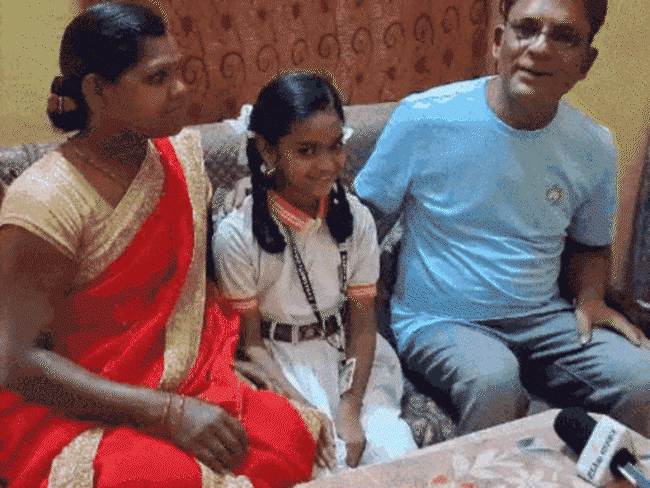 bhopal’s-quick-witted-janvi-impresses-amitabh-on-kbc-junior:answers-10-questions-in-90-seconds;-father-sells-soap-toothpaste-on-trains