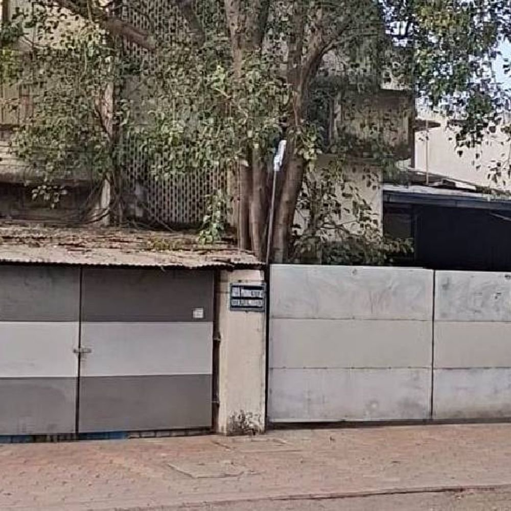 another-factory-operating-on-leased-land-for-38-years:arya-pharmacy-in-indore-served-notice-for-subleasing-govt-plot