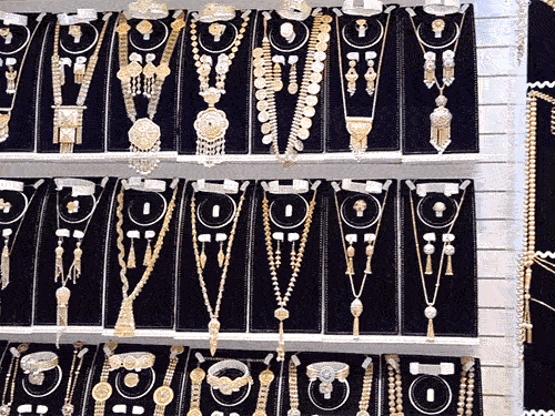 silver-gets-costlier-by-₹19,000-this-week:silver-up-by-₹78,483-per-kg,-gold-by-₹45,363/10-grams-this-year