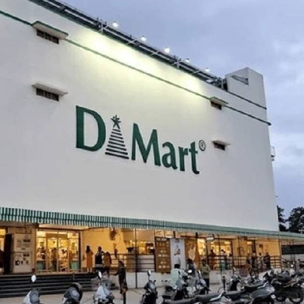 dmart-posts-profit-of-₹746-crore-in-q2-fy26:revenue-rises-15%-yoy-to-₹16,219-crore;-company’s-stock-up-21%-ytd