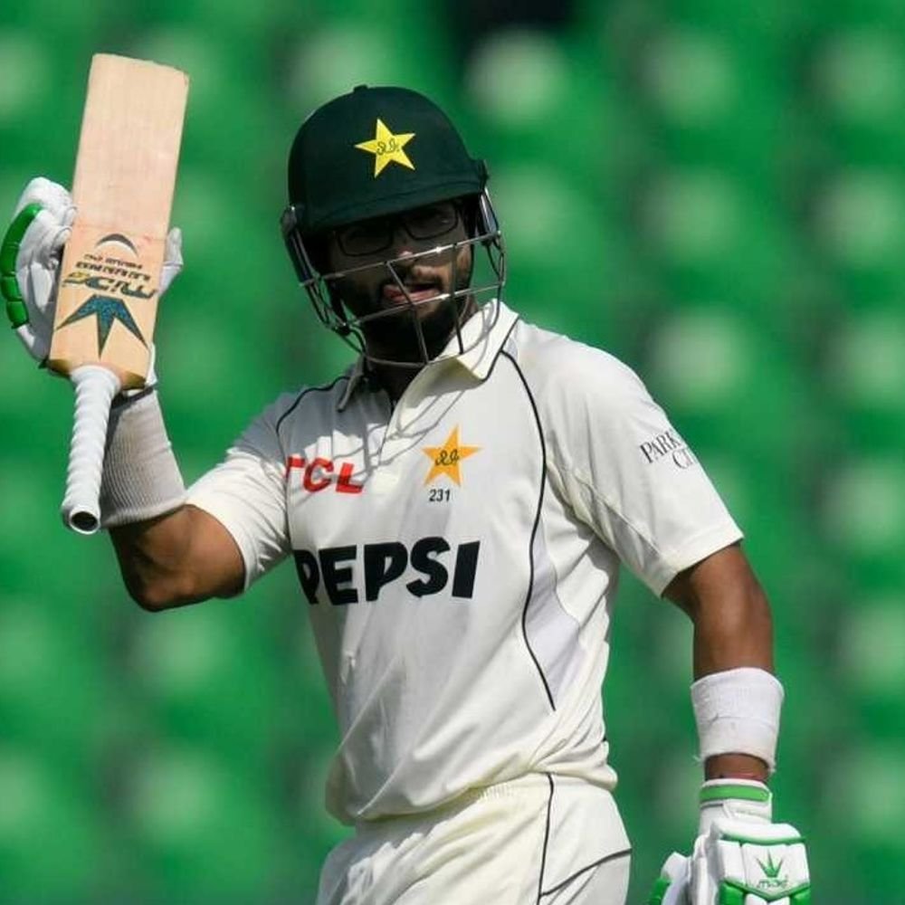 pak-vs-sa,-lahore-test-–-pakistan-313/5-on-day-1:imam-ul-haq-top-scores-with-93;-senuran-muthusamy-picks-2-wickets