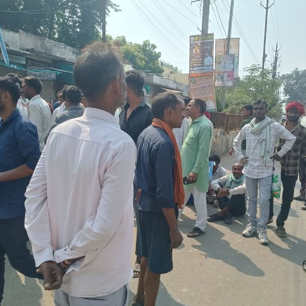farmers-protest-in-bhind’s-lahar-over-delayed-fertilizer:tehsildar-assured-distribution-of-sacks-would-begin-oct-14
