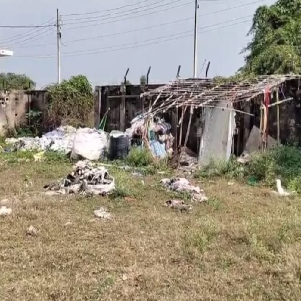 12-suspected-bangladeshi-nationals-vanish-before-police-raid:​​​​​​​resided-in-bilpura-village-on-gwalior-morena-border;-worked-as-ragpickers,-last-tracked-in-kolkata