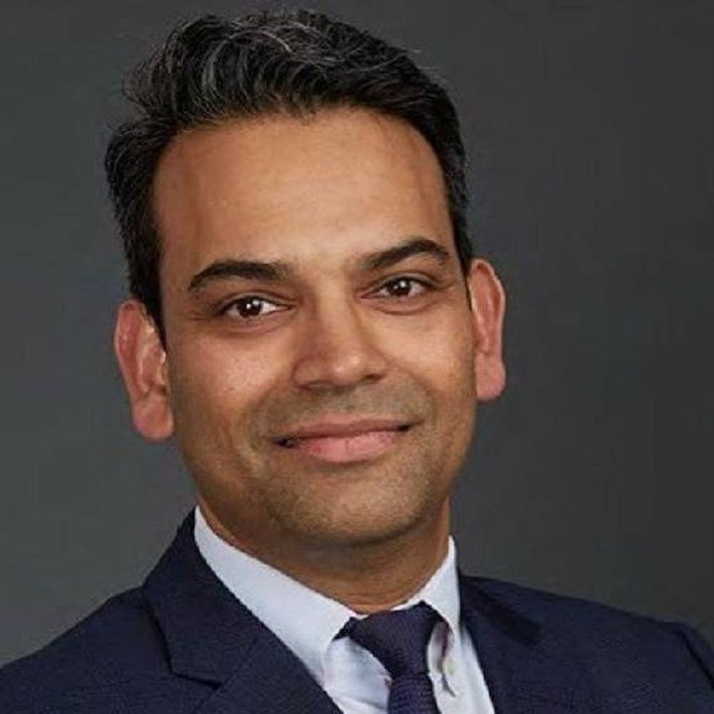 bhaskar-interview:estee-lauder,-cfo,-akhil-srivastava-says,-‘beauty-accessories-instil-confidence-into-women’