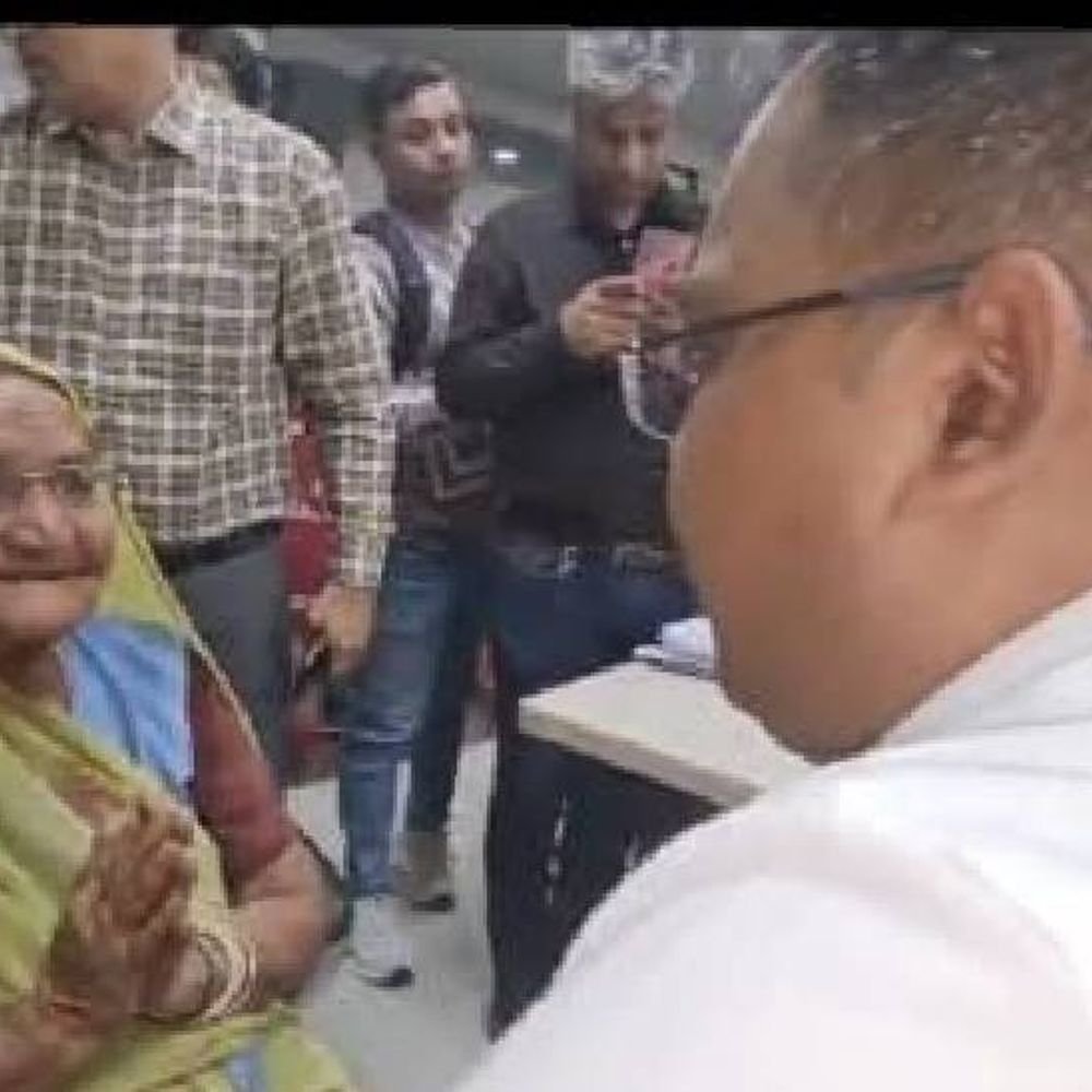 denied-pension,-elderly-woman-suffers-for-two-years:indore-collector-scolds-officials;-orders-secretary’s-salary-deduction-and-immediate-release-of-amount