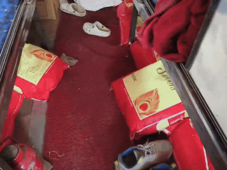 3000kg-adulterated-mawa-and-ghee-worth-rs10-lakh-seized:consignments-from-gwalior-and-ahmedabad-caught-from-two-buses;-samples-sent-for-testing-to-bhopal