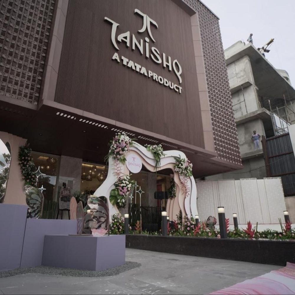 tanishq-strikes-gold-this-festive-season:sachin-tendulkar’s-exchange-campaign,-mriganka-launch-discounts-drive-record-footfalls