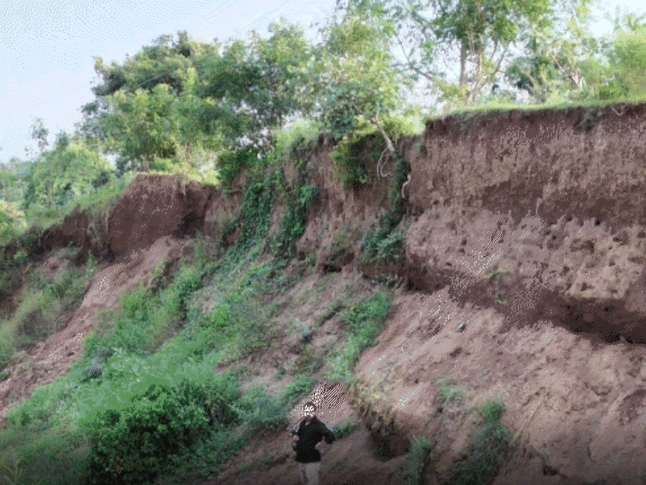 harda-highway-company’s-fine-slashed-from-₹51-crore-to-₹4,000:path-way-dug-40-feet-deep-fields;-officials-ignored-violations,-no-videography-or-panchnama-made