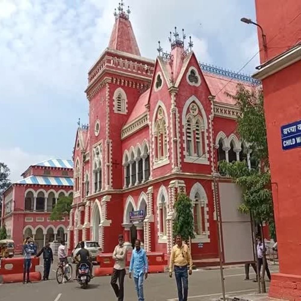 eow-raids-jabalpur-district-hospital-over-irregularities:documents-from-2009-to-2020-seized-after-health-officials-ignored-17-letters-seeking-details-of-financial-misconduct