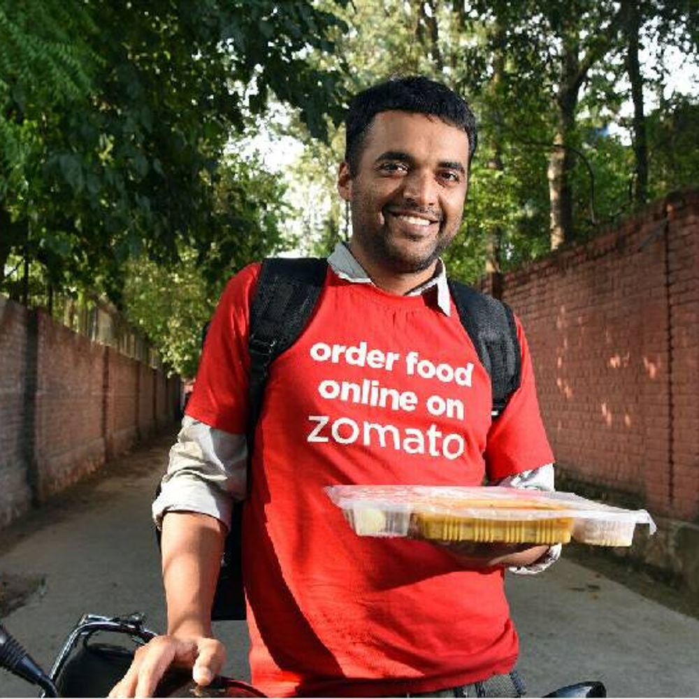 zomato’s-earnings-triple,-yet-profits-tumble-in-q2-fy26:revenues-surge-184%-yoy-to-₹13,590-crore;-shares-settle-nearly-2%-lower-on-bse