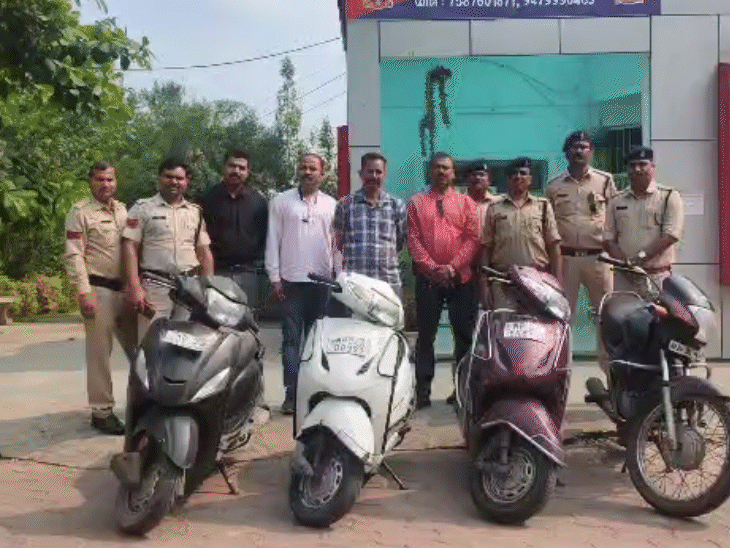 2-habitual-vehicle-thieves,-one-minor-held-by-police:stolen-two-wheelers,-cell-phone-worth-rs-4-lakh-seized;-trio-caught-during-patrolling