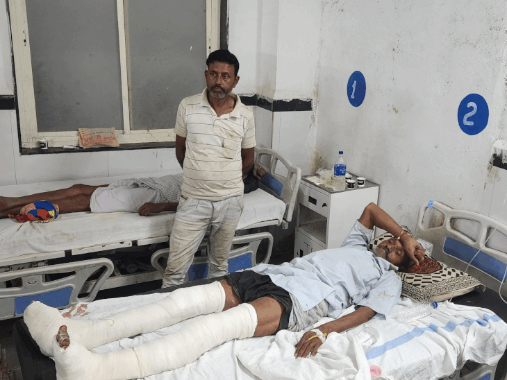 vehicle-in-minister’s-convoy-hits-e-rickshaw-in-chhatarpur:70-year-old-elderly-passenger-loses-both-legs,-referred-to-gwalior;-6-others-sustain-injuries