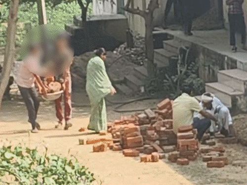 students-made-to-lift-bricks,-sift-sand-at-morena-school:minors-put-to-construction-work-instead-of-regular-classes;-collector-promises-action-against-principal