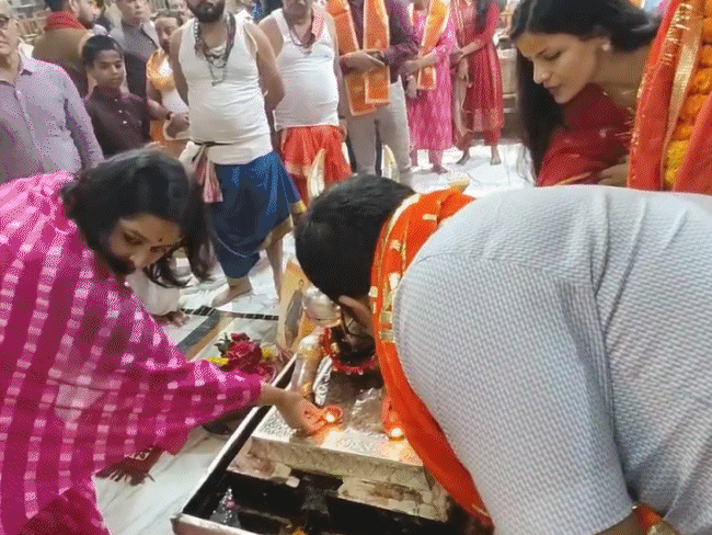 dhanteras-celebrated-at-mahakal-temple-during-shani-pradosh:priests-performed-grand-rituals,-offered-silver-coins,-worshipped-kuber,-and-applied-perfume-to-his-navel-for