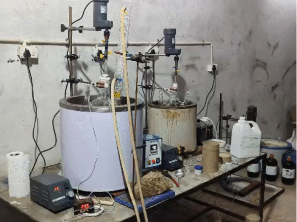 liquor-contractor-held-with-drugs-worth-crores:took-sanitizer-manufacturing-license-in-ratlam;-indore-ncb-raided-factory-and-seized-₹3.44-crore-narcotics