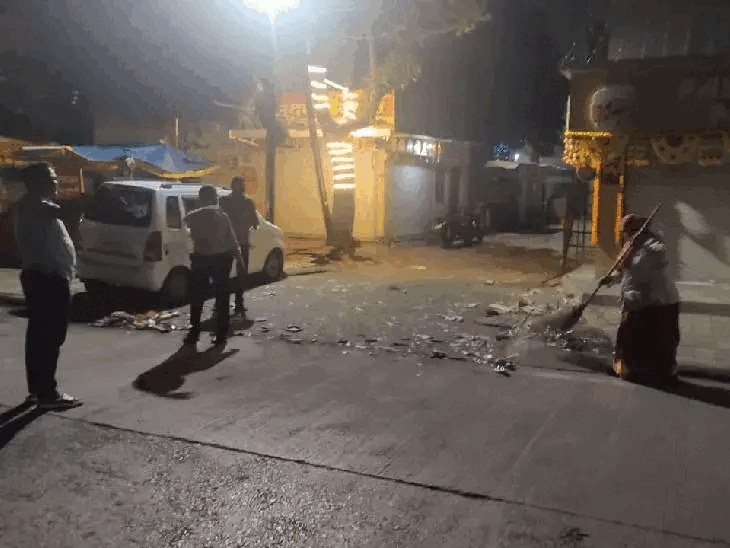 indore-clears-1,400-tonnes-diwali-waste-overnight:6,000-workers,-23-machines,-90-dumpers-deployed;-imc-officials-ensured-city-cleaned-before-dawn