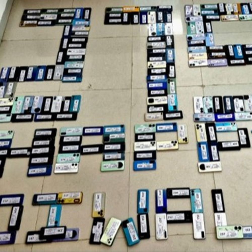 mp-police-returns-1,450-lost-cell-phone-units:returns-them-to-their-owners-so-far-in-october-2025;-cops-achieve-feat-through-ceir-portal