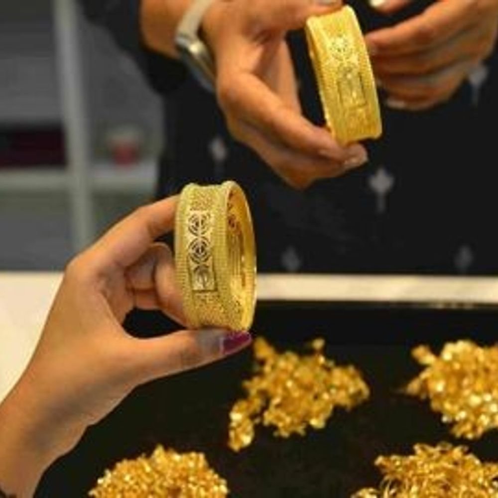 how-to-check-whether-gold-jewellery-is-real-or-fake?:things-to-consider-before-buying-ornaments-from-stores-online