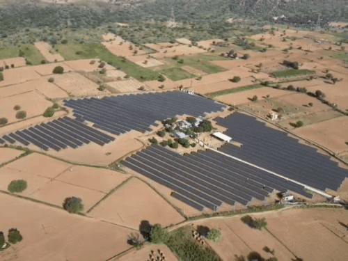 sister’s-flat-helps-farmer-build-profitable-solar-park:mortgaging-her-property,-he-earns-8-lakh-monthly-selling-electricity-to-govt-from-his-solar-setup