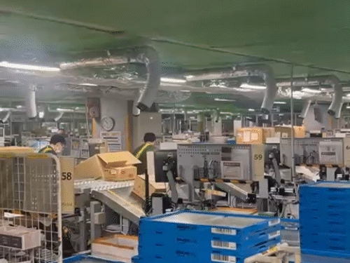 robots-will-replace-5-lakh-jobs-at-amazon:will-do-work-like-picking,-packing-delivery;-co-to-save-₹1-lakh-crore-by-2027