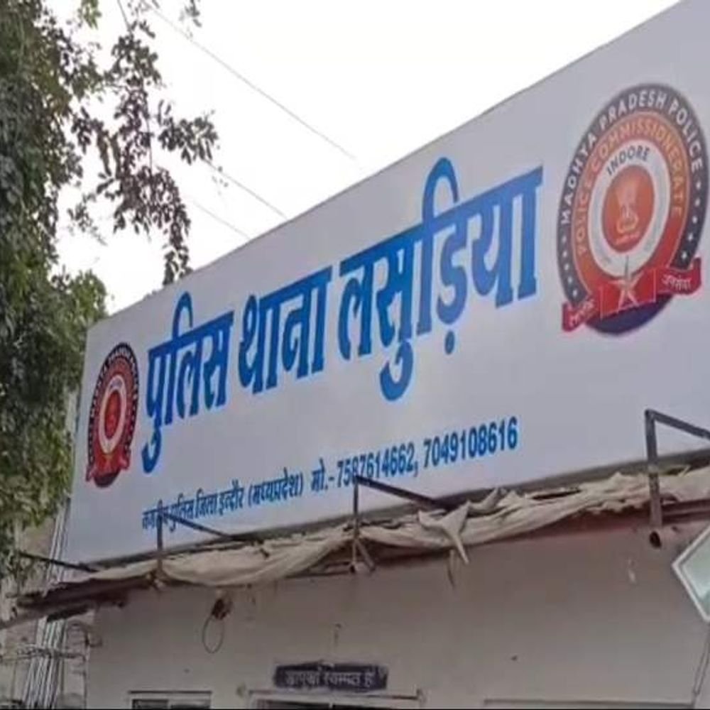 car-showroom-fire-in-indore-kills-congress-leader:dies-of-suffocation;-wife-critically-injured-and-on-ventilator-in-hospital