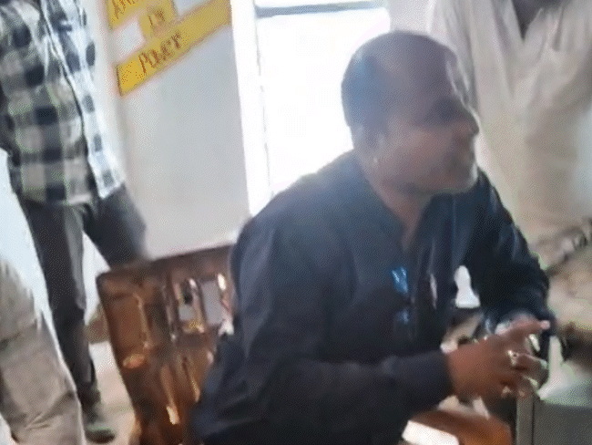 teacher-suspended-for-making-students-perform-namaz-before-yoga:officials-visit-burhanpur-school,-students-demonstrate-sequence-during-inquiry