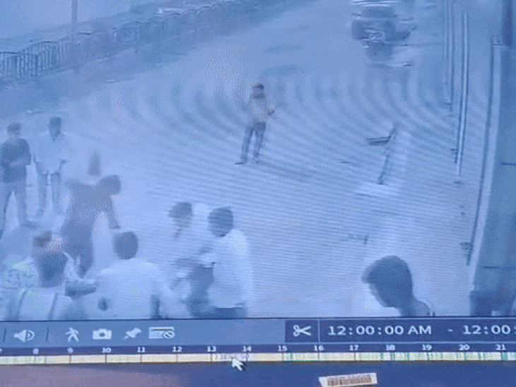 youth-beaten-with-belt,-taken-to-police:case-filed-against-him-in-morena;-cops-say-that-after-seeing-video,-a-counter-fir-will-be-registered