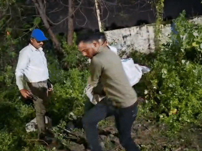 2-brothers-drown-in-govt-hospital’s-septic-tank:jumped-boundary-wall-to-retrieve-cricket-ball-in-jabalpur;-locals-question-safety-measures