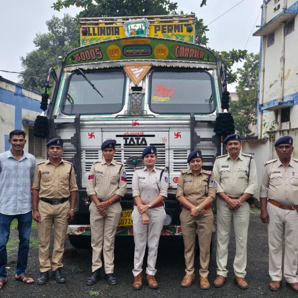 mp-police-seizes-illicit-liquor-worth-₹4.02-crore:latest-seizures-under-state-wide-campaign-against-smuggling-made-from-alirajpur,-rural-indore