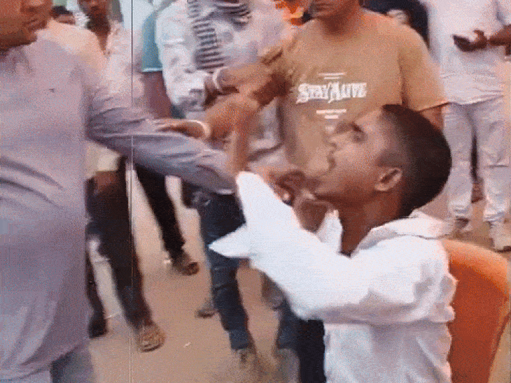 bjp-leader-thrashes-man-with-plastic-pipe-in-balaghat:mandal-president-booked-after-assault-video-surfaces;-claims-victim-tried-to-extort-him-at-knifepoint