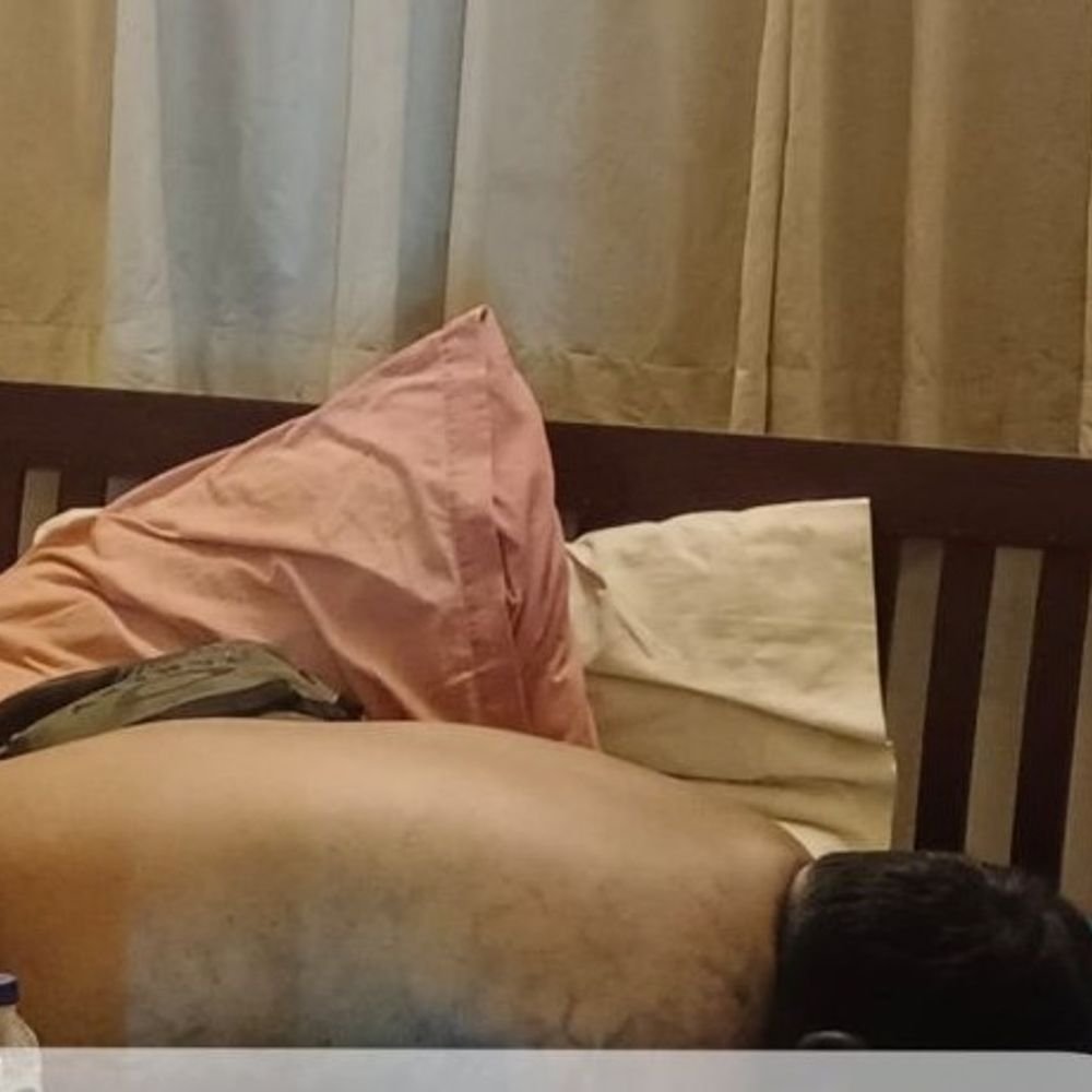 hospital-employee-found-dead-under-suspicious-circumstances-in-gautam-nagar:cops-learn-he-was-reeling-under-depression;-anti-depressants-recovered-from-spot