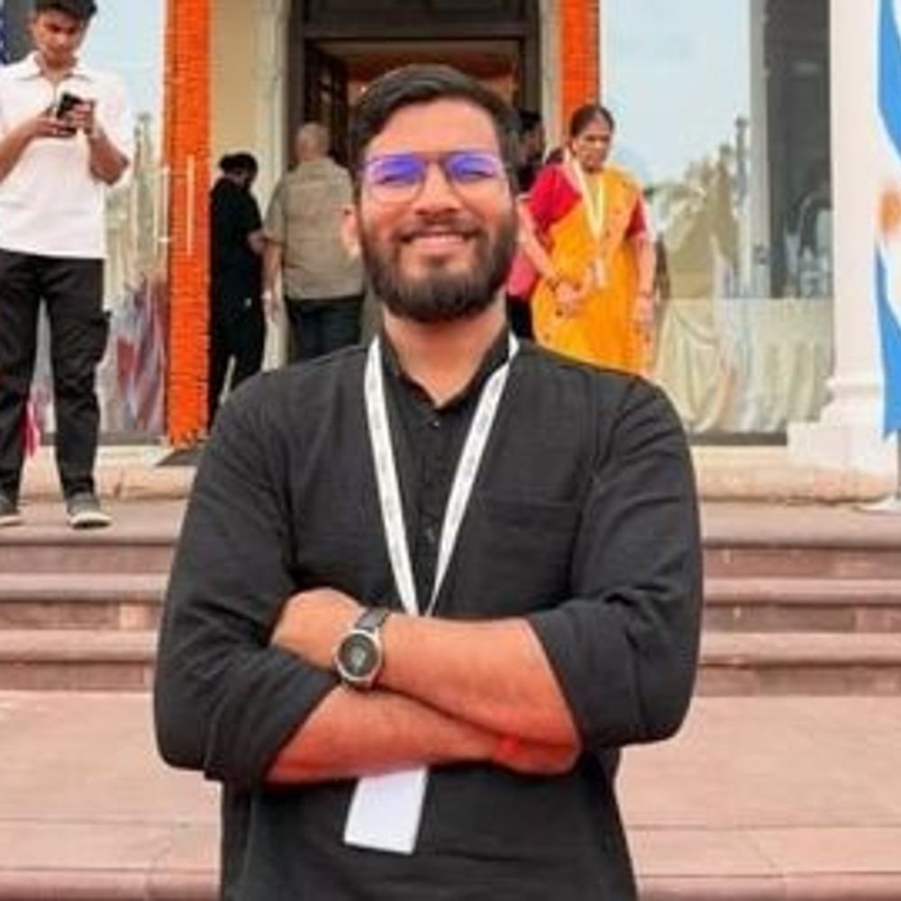 makhanlal-university-student-falls-from-third-floor-of-institute’s-building:sustains-grievous-injuries;-doctors-refer-him-to-apollo-sage-hospital,-treatment-underway